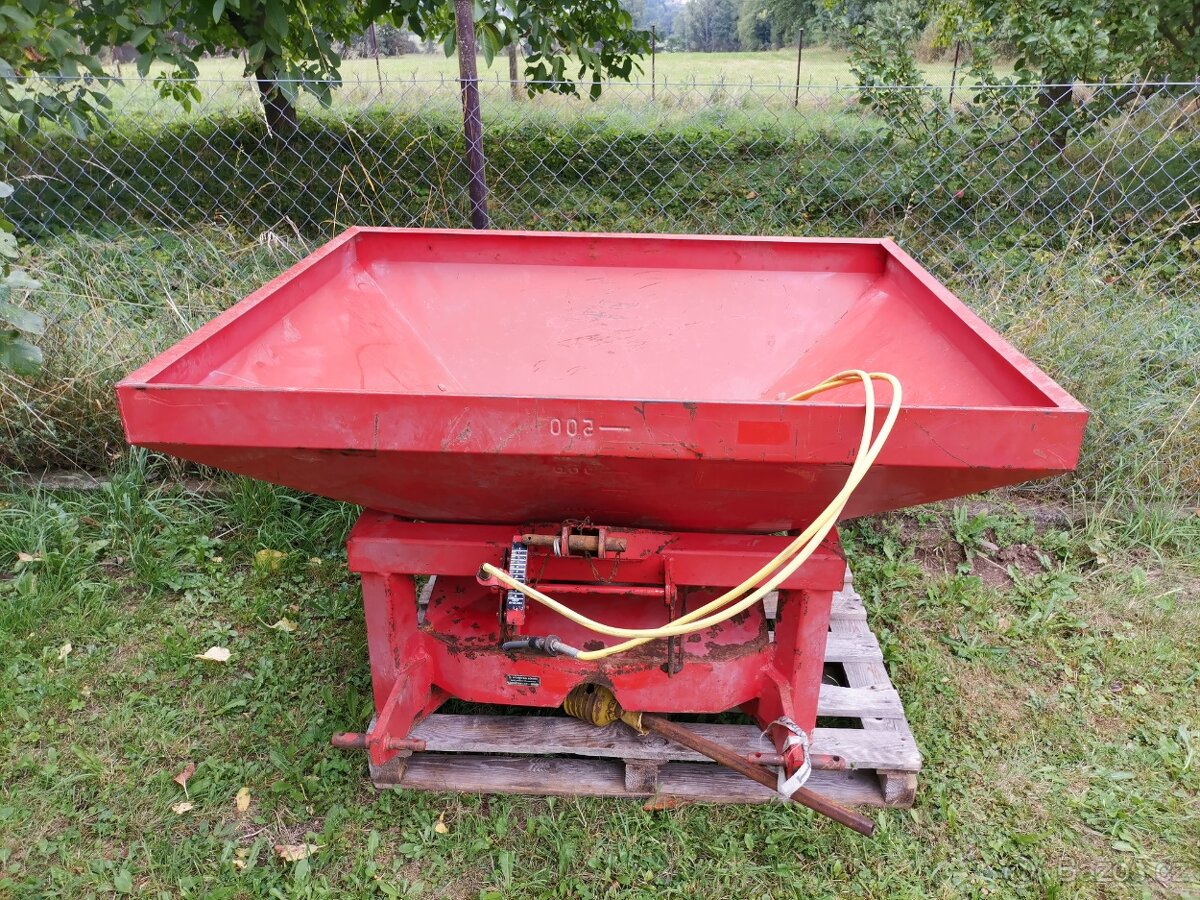 Rozmetadlo průmyslových hnojiv - 2