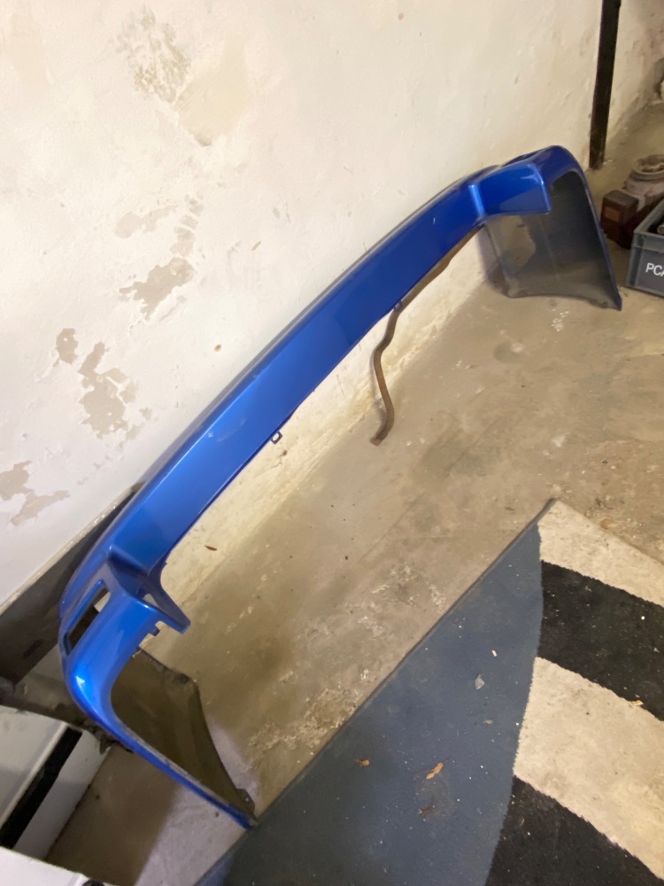 Zadní nárazník pro VW T4 - 2