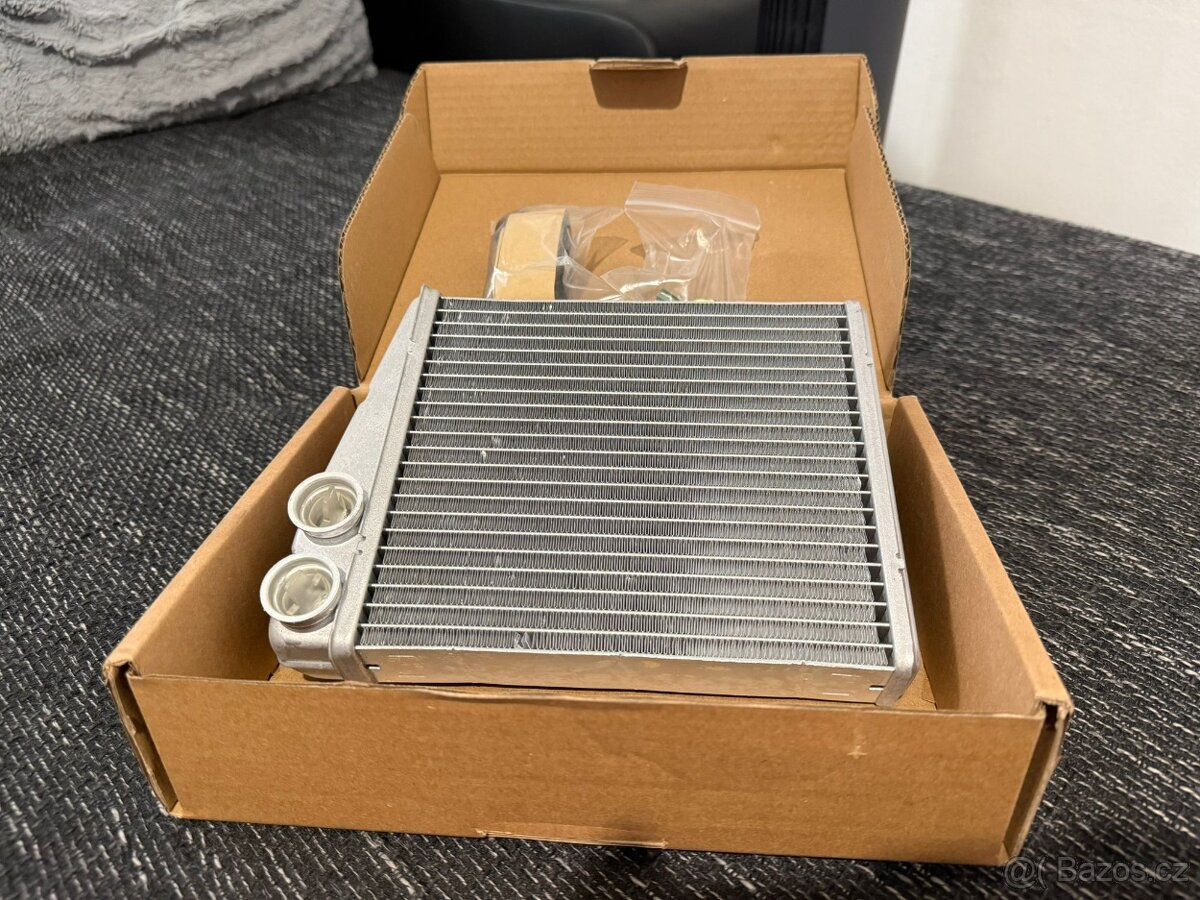 Výměník tepla NRF - VW Passat B7 (08/2010-04/2016) - NOVÝ - 2