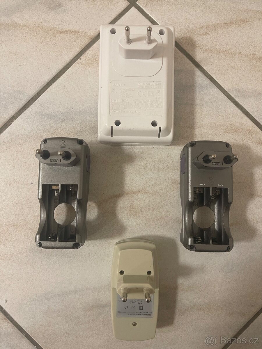 Nabíječky AA/AAA baterií. - 2