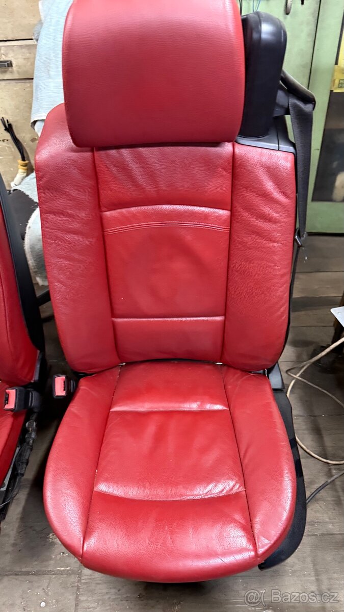 Bmw e93 sedačky interiér - 2