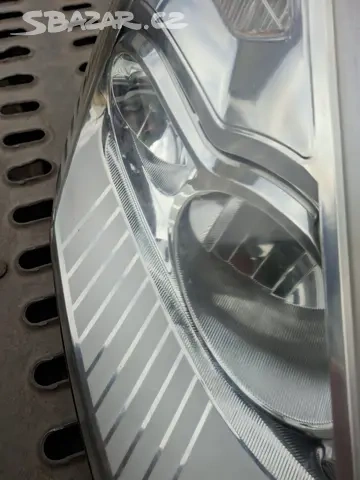 Pravé přední Halogen světlo Ford S-Max (2007) - 2