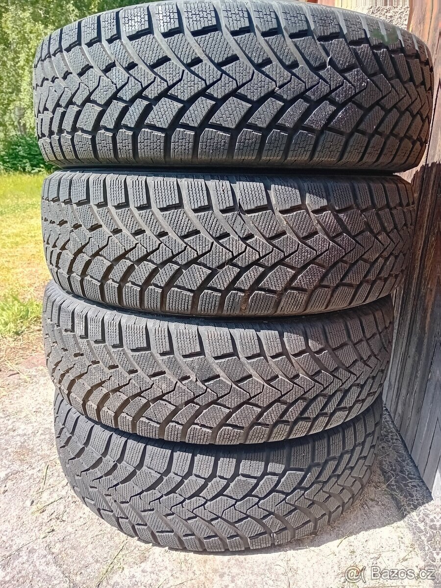 225/65R17 zimní - 2