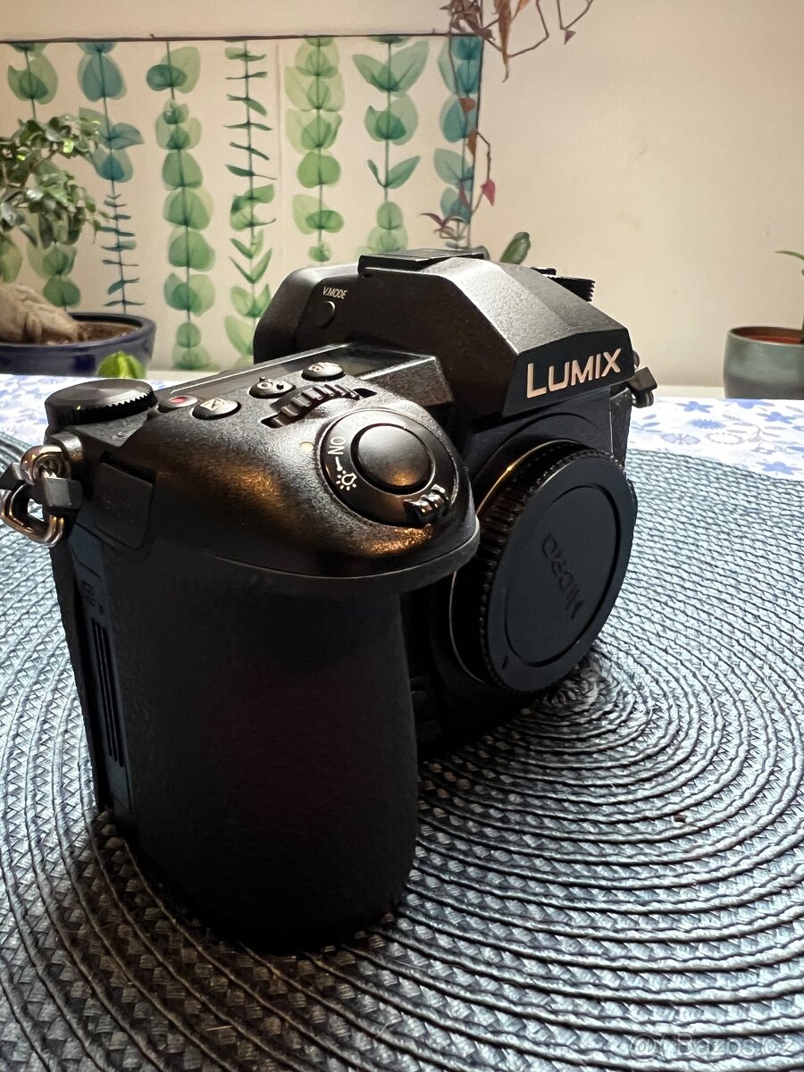 Panasonic lumix g9, TOP stav - 2