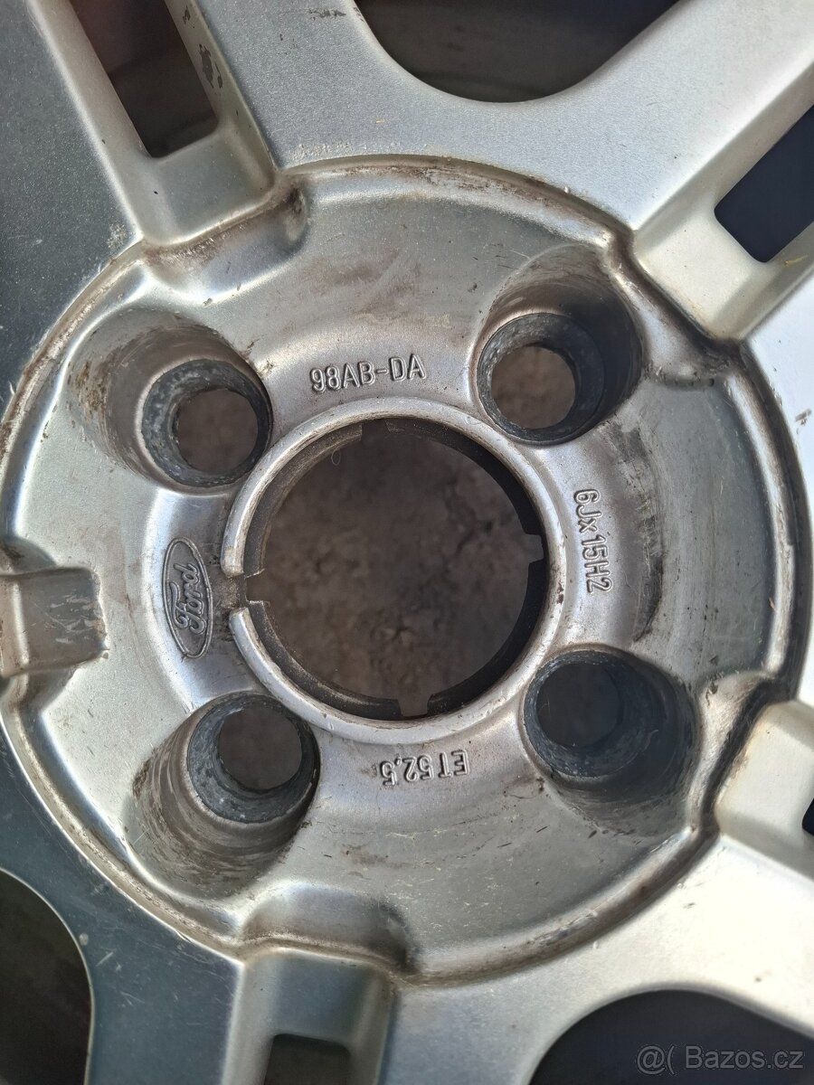 Elektrony Ford R15 - 2