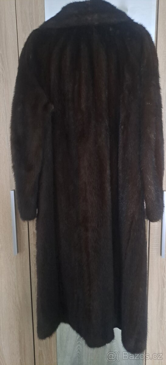 Hnědý norkový kožich. - 2