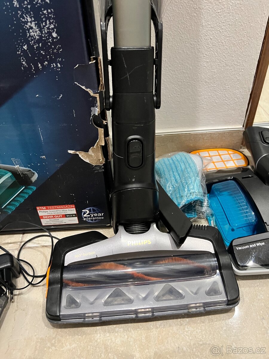 Tyčový vysavač Philips 8000 Series Aqua Plus - 2