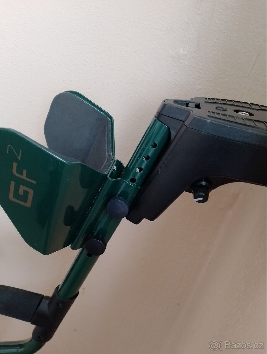 Detektor kovů gf2 - 2