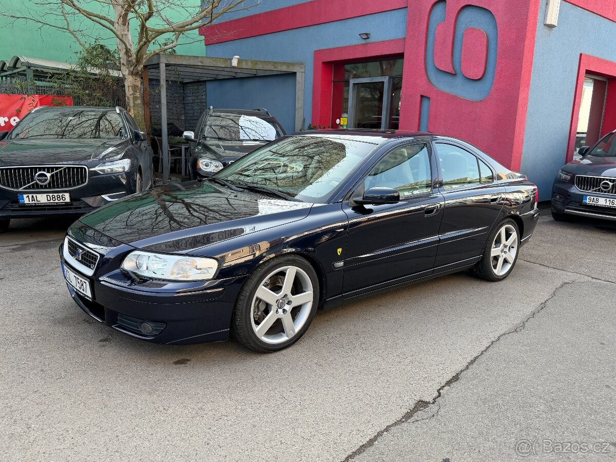 Volvo S60 R AWD - 2