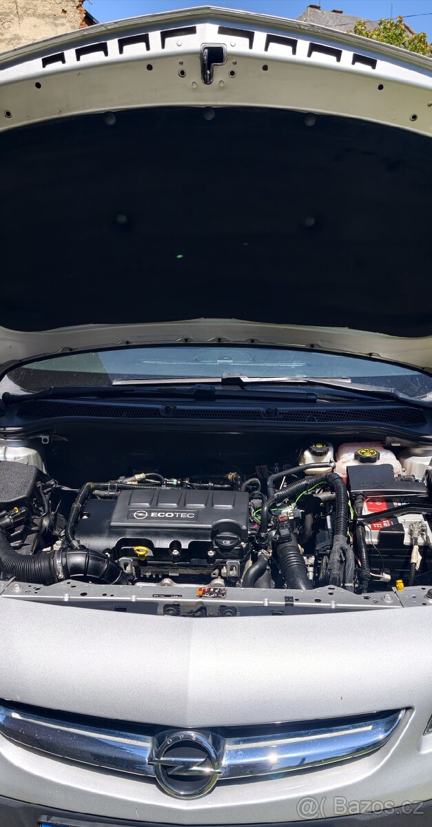 Opel Astra sport tourer - 2
