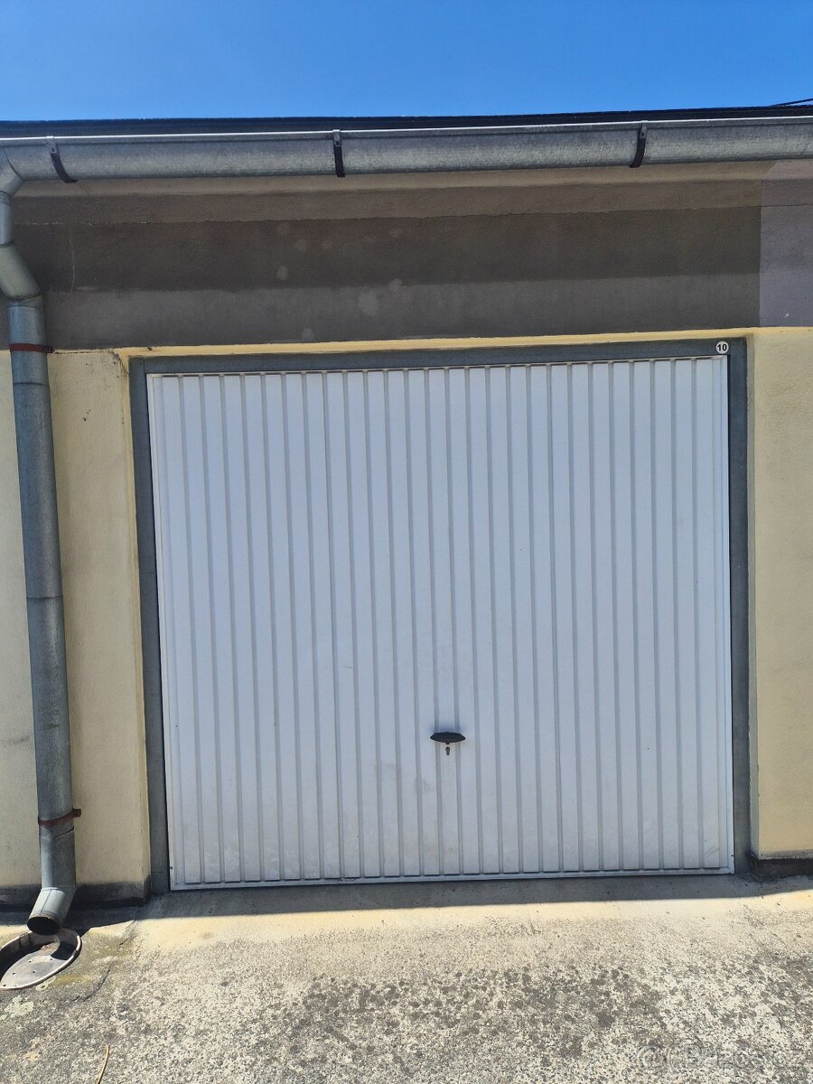 Garáž 20m2 - 2