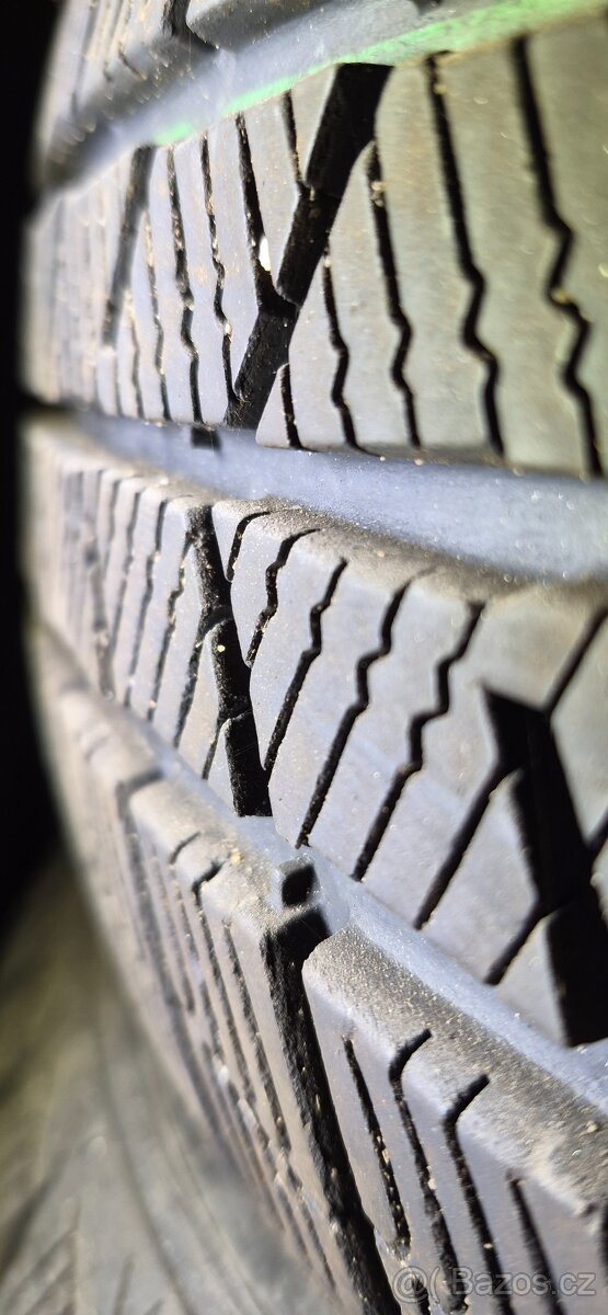 Prodám pneu 205/60 R16 - 2