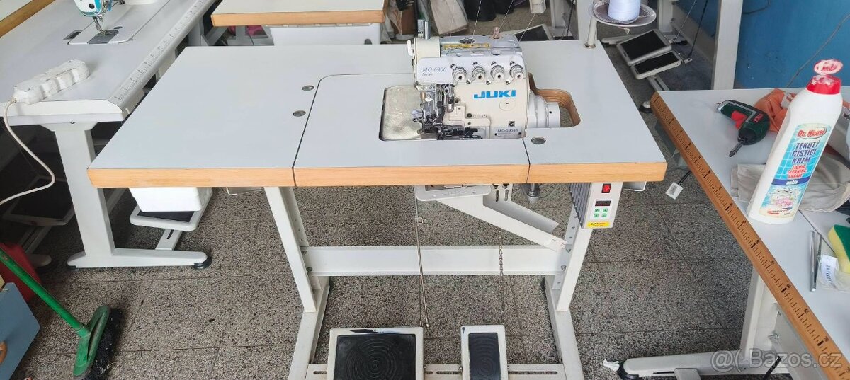Průmyslový 4 nitný overlock Juki 6900 - 2
