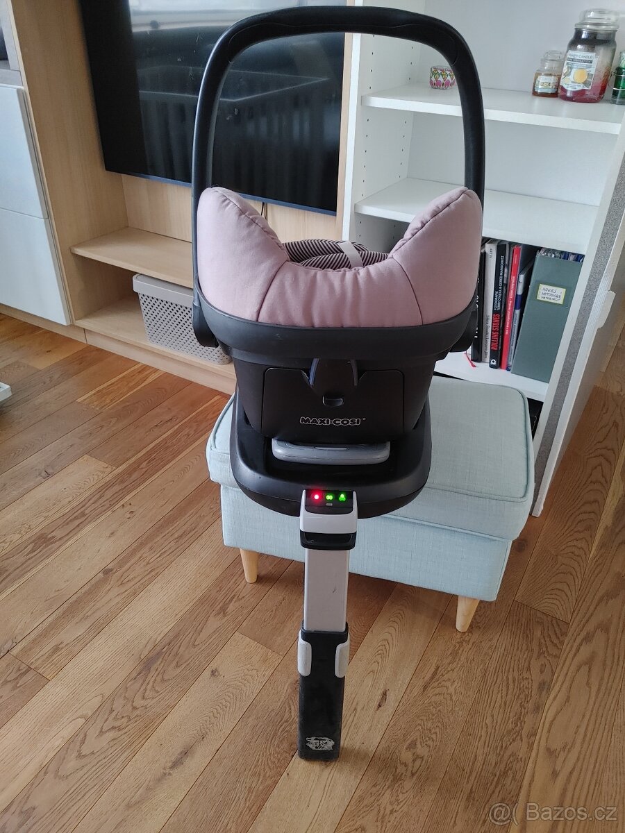 Maxi Cosi Pebble + familyfix - 2