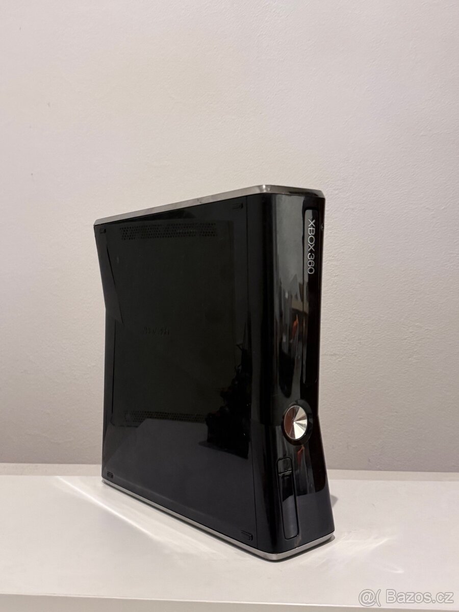 Xbox 360 (bez disku hdd) - 2