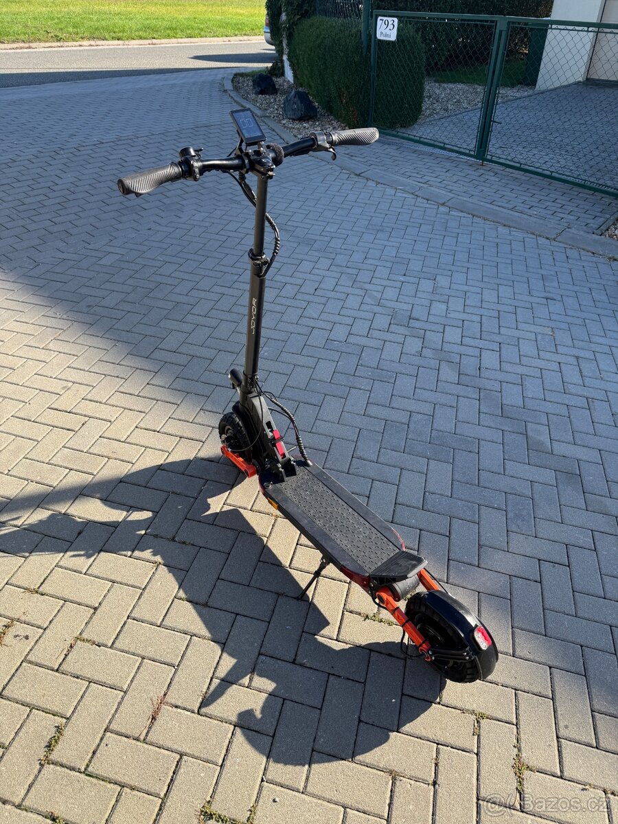 Elektrokoloběžka JOYOR - 2