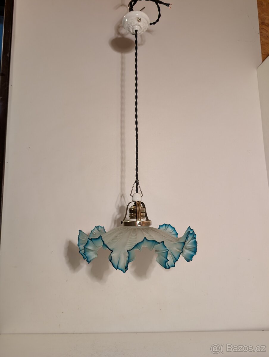 stará stahovačka, lustr, krajkové původní stínidlo - 2