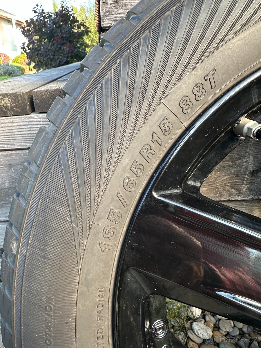 Zimní pneu Toyota Yaris 2021+ - 2