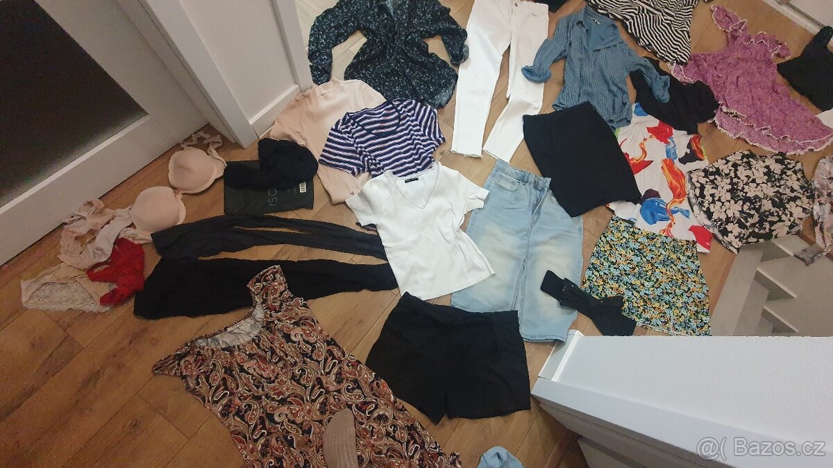 Velký balík dámské oblečení značkové velikost S - 2
