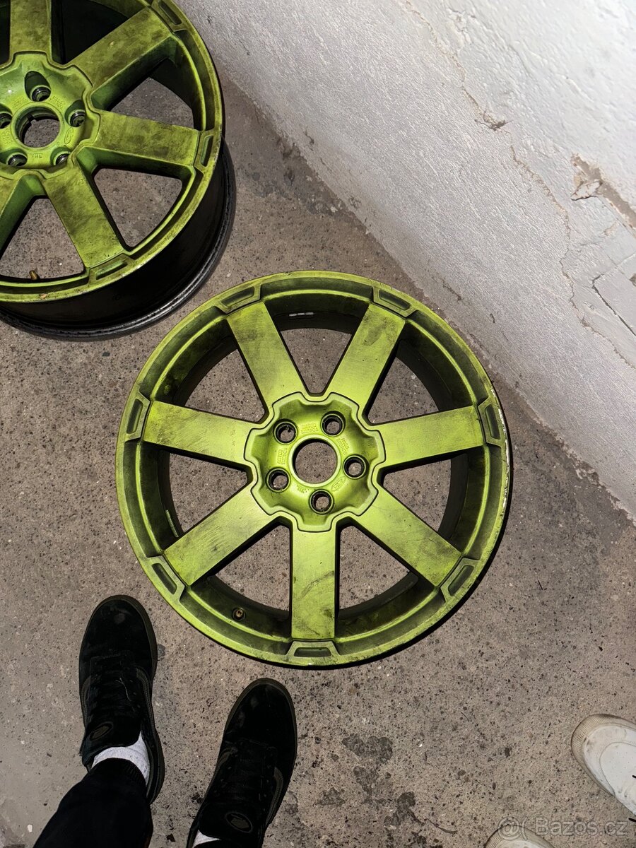 Alu kola Ford R18 - 2