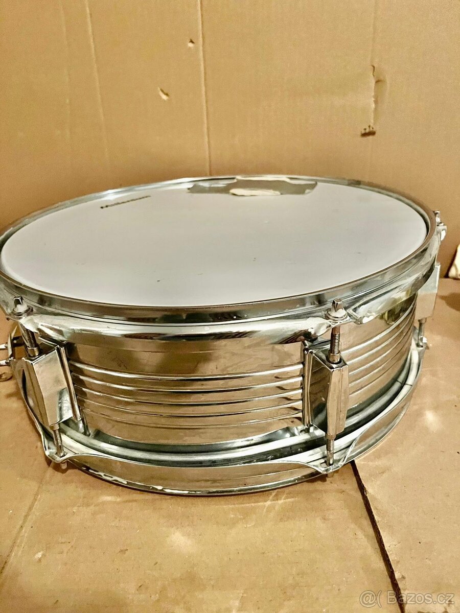 Buben na fandění. - 2