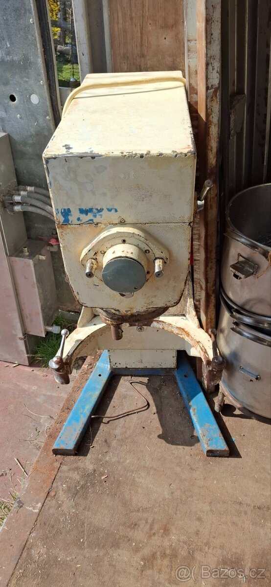 Savaria hnětač - 2