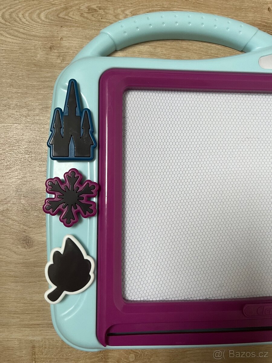 Magnetická kreslící tabulka Frozen Clementoni. - 2