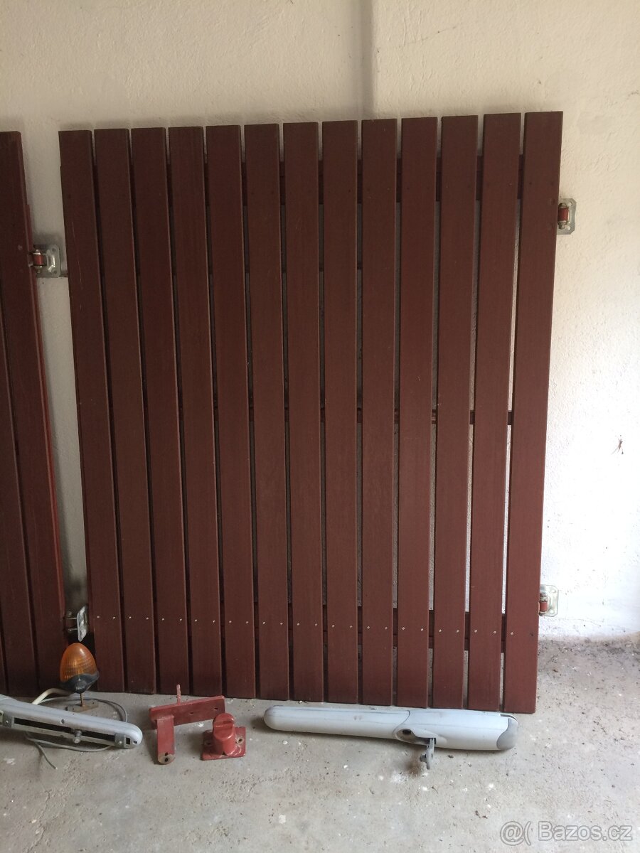 Zánovní vjezdová vrata, sleva 50% - 2