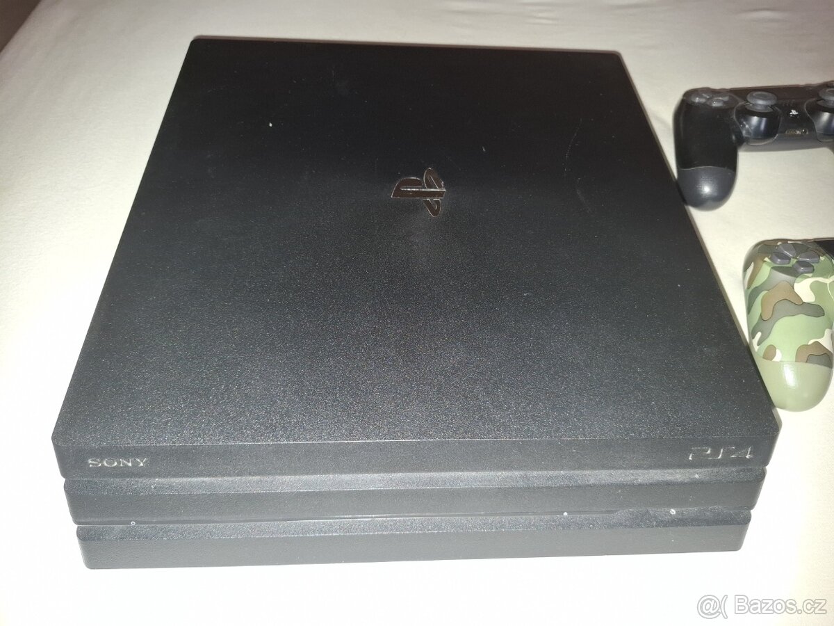 PlayStation 4 Pro 2TB + 2 ovladače + hry - 2