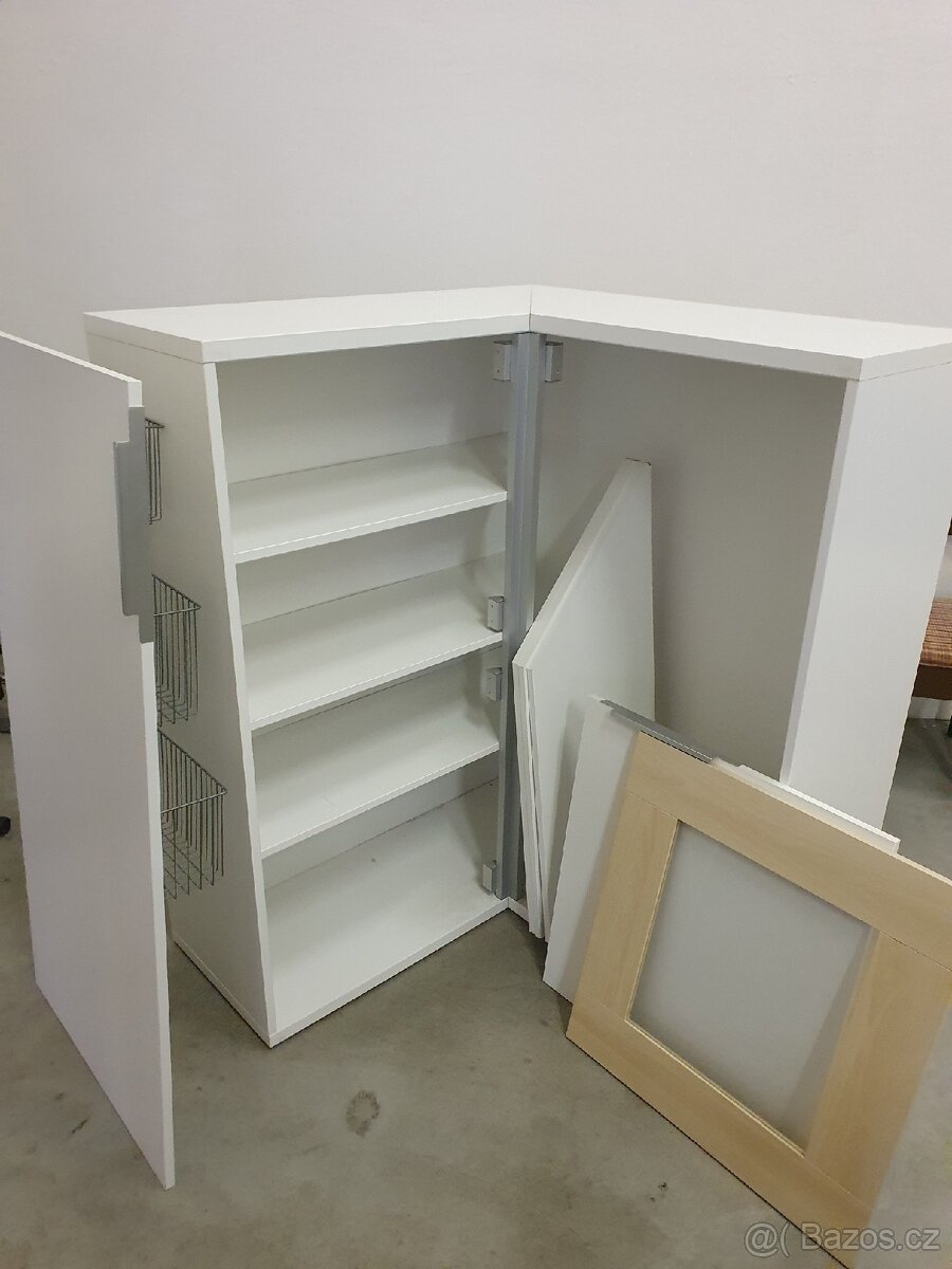 Rohová skříň - 2