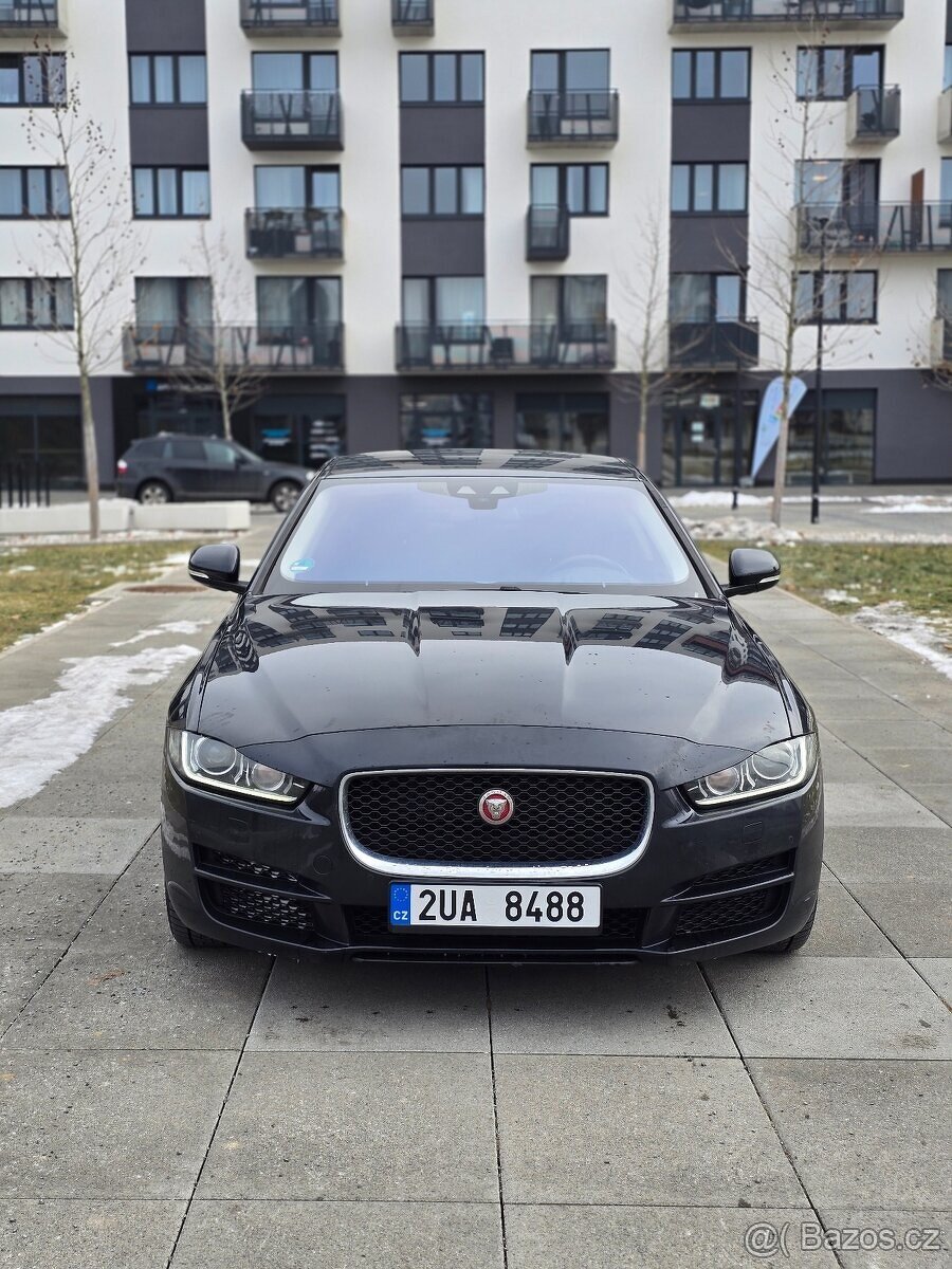 Jaguar XE - 2