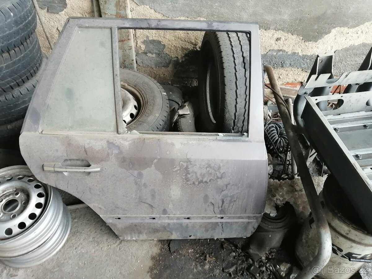 Mercedes W124 kombi dveře - 2