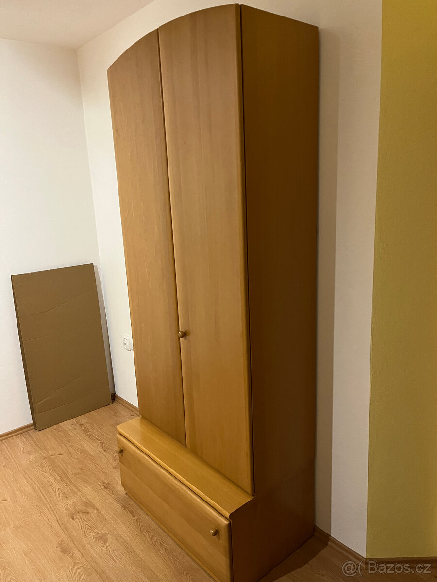 Skříň a přebalovací pult - 2