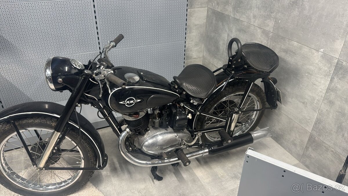 IŽ 49 - 2