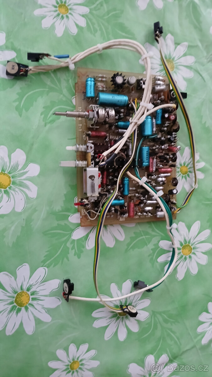 Prodám funkční magnetofonovou desku do Tesla Condoru. - 2