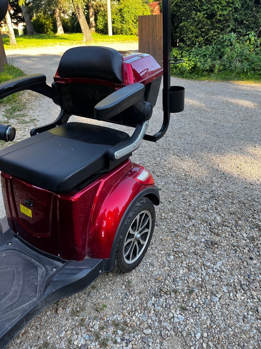 Elektrický čtyřkolový seniorský vozík - 2