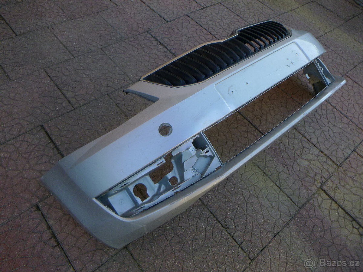 Škoda Octavia III originál přední nárazník 5E0807221 - 2