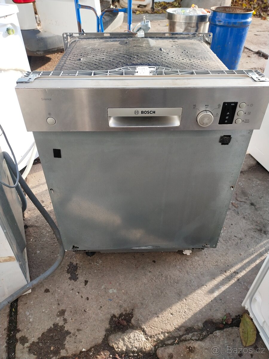 Prodám vestavnou digitální myčku ZN.BOSCH-60CM--DOVEZU-- - 2