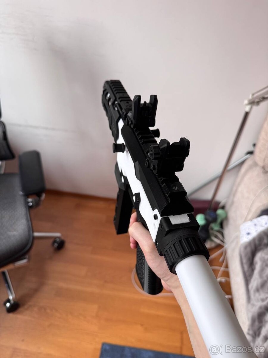zakázková airsoftová zbraň - 2