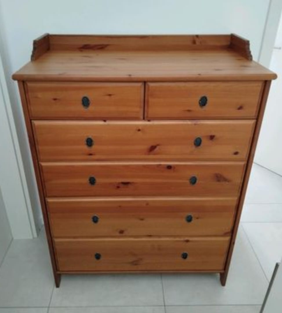 Nábytek Leksvik - skříně ,komody atd - 2
