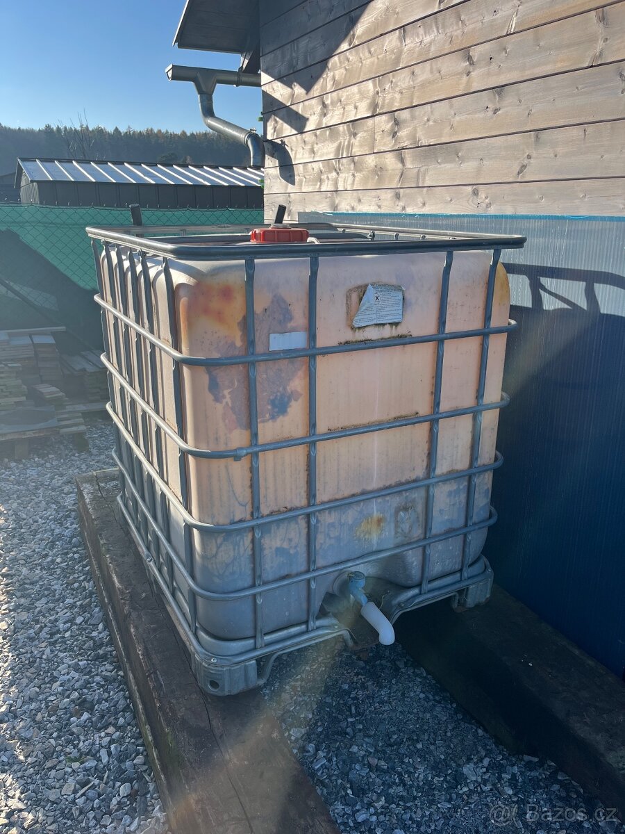 Nádrž na vodu 1000l - 2
