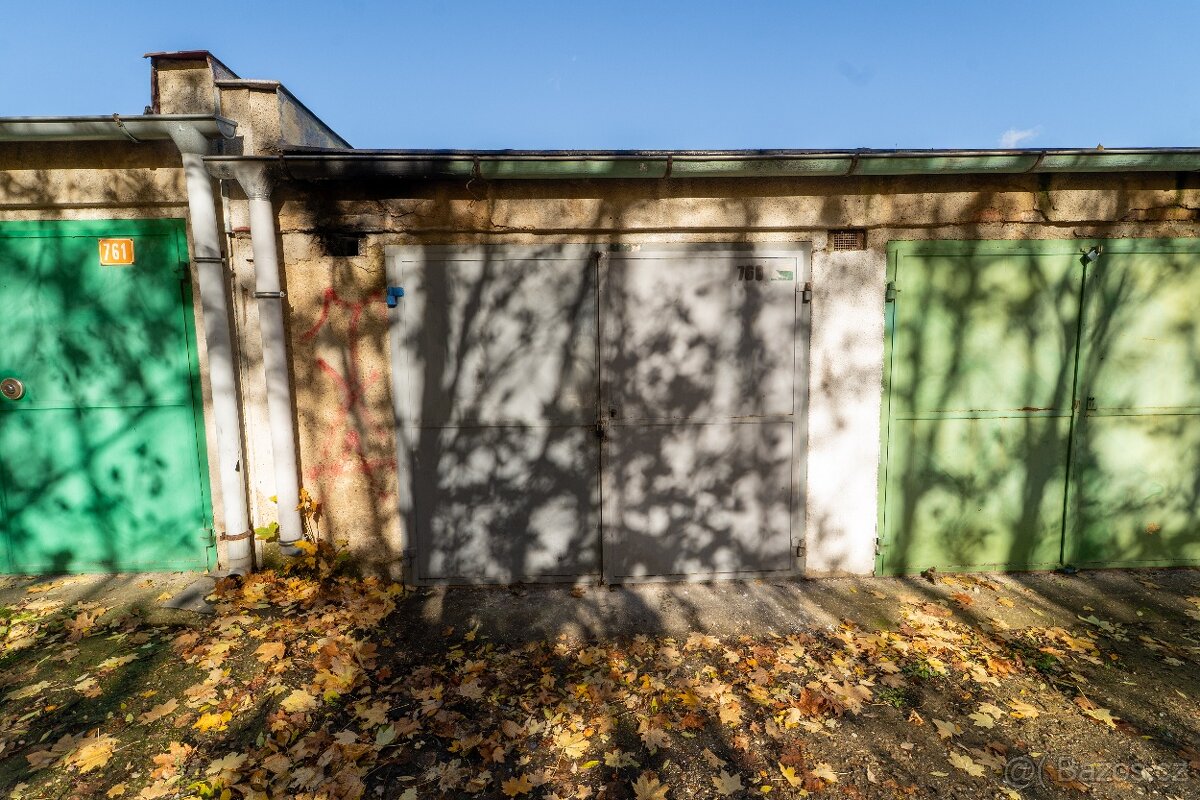 Prodej garáže 18 m2, Ouvalova Slaný - 2