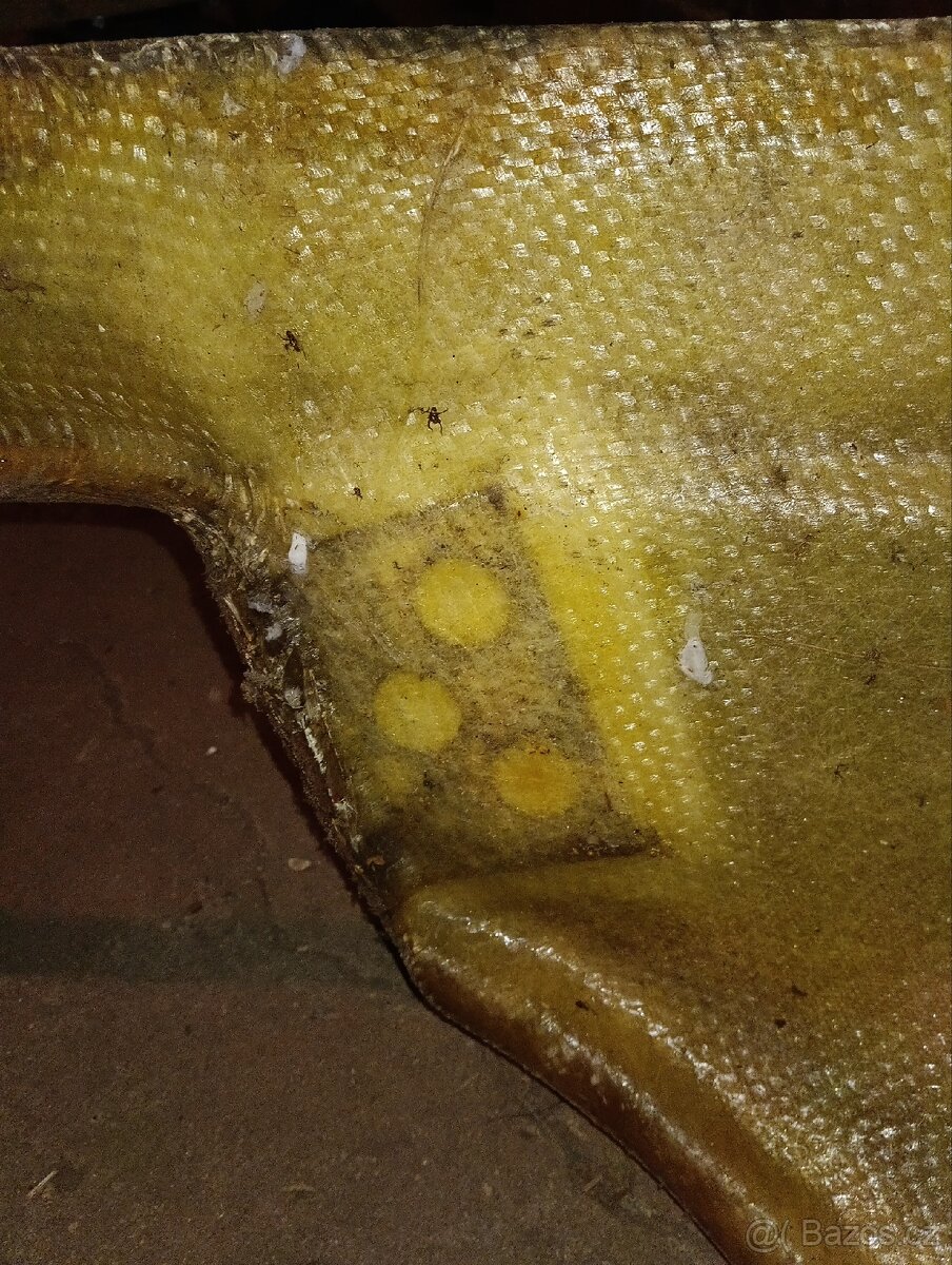 Skořepina vrchního dílu na sidecar Velorex - 2