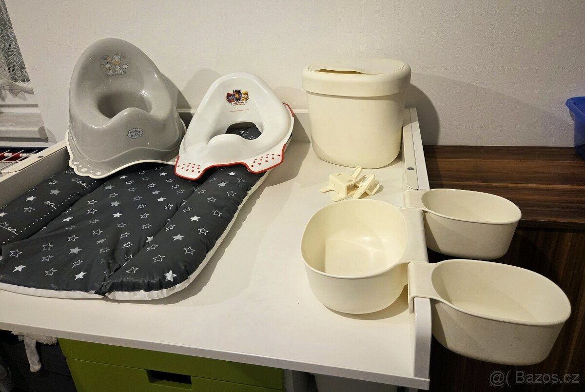 Přebalovací pult Ikea Stuva s příslušenstvím - 2