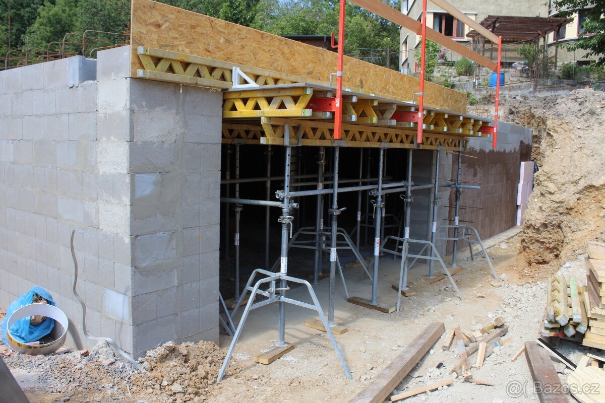 Pronájem stropních stojek a nosníků Peri v Rakovníku. - 2