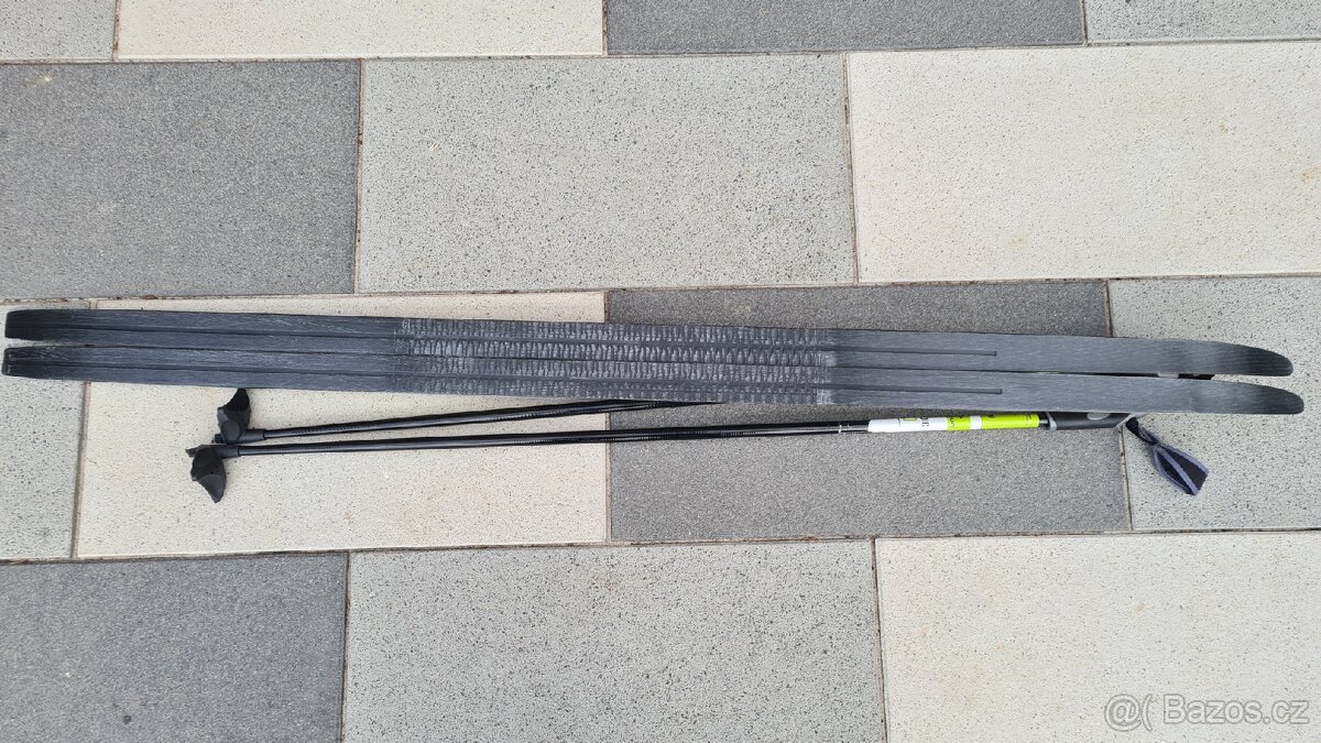 Prodám běžky 150 cm + hůlky - 2