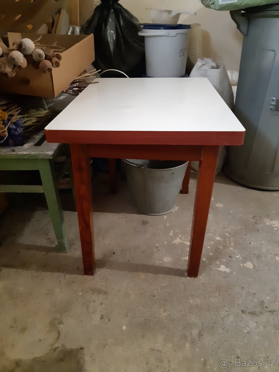 Menší stolek - 2