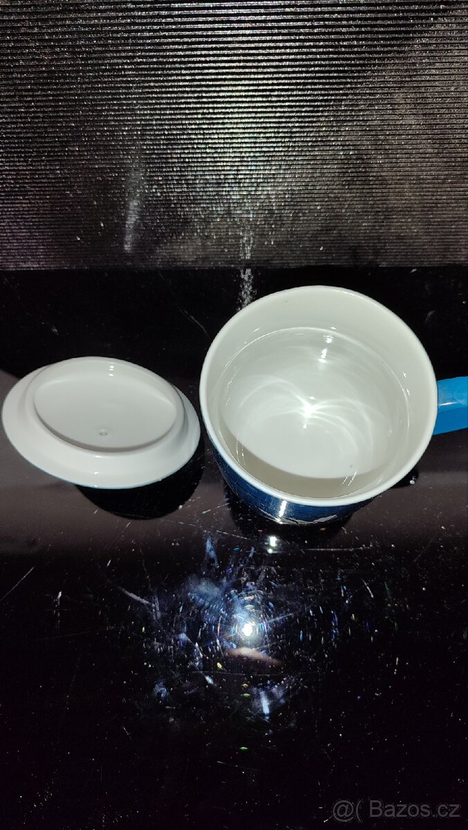 Retro hrnek s pokličkou - 2