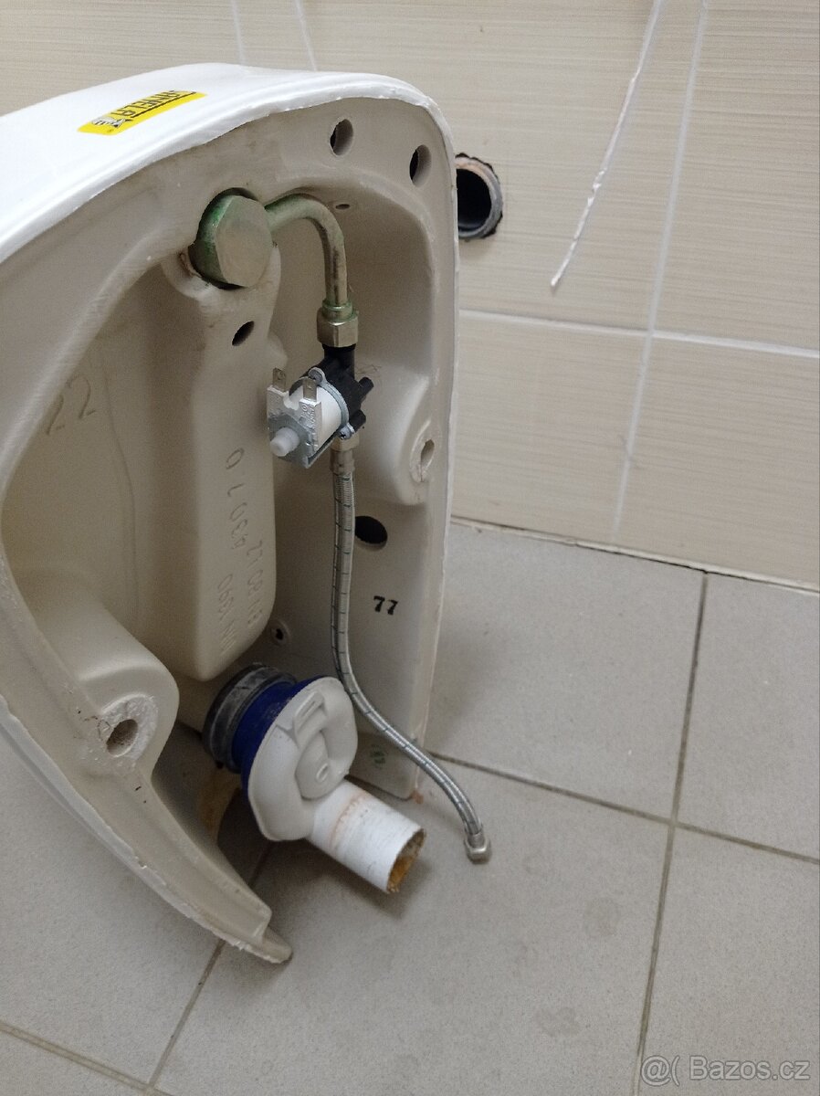 Pisoár Sanela Golem s automatickým splachováním (6V) - 2