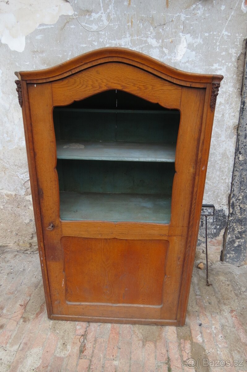 Dubová vitrína - 2
